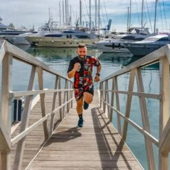 RUNNING SHIRT #PARTYRUN Voor HEREN - KAMUABU Kleur ZWART 90grs -Regatta Verkoop running shirt partyrun voor heren kamuabu kleur zwart 90grs 3